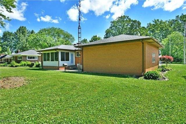 208 Broadway Avenue SE, Warren, OH 44484
