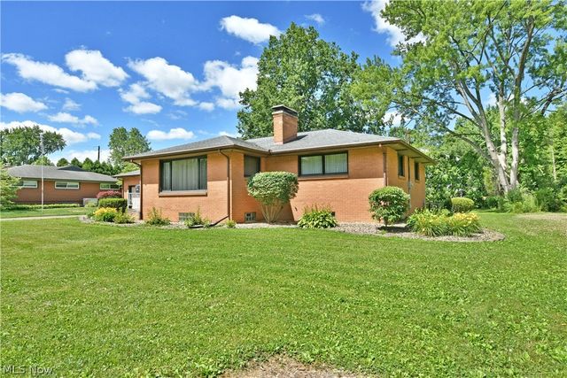 208 Broadway Avenue SE, Warren, OH 44484