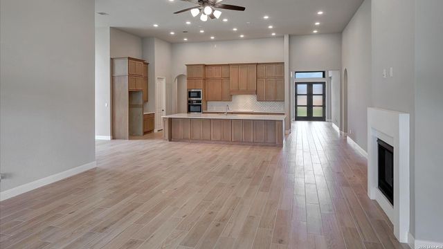 103 Janette Bend, Castroville, TX 78009