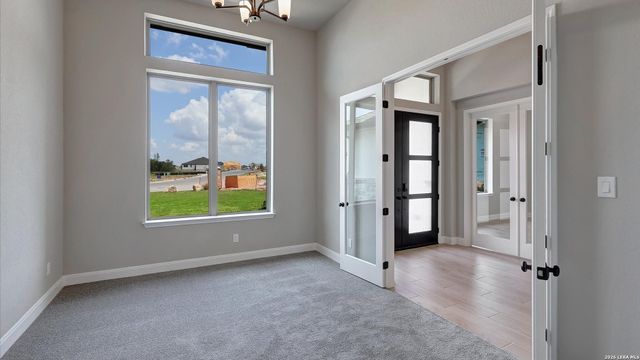 103 Janette Bend, Castroville, TX 78009