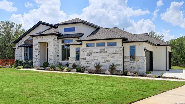 103 Janette Bend, Castroville, TX 78009