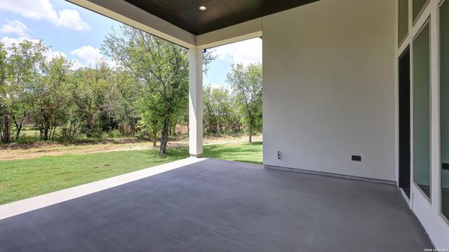 103 Janette Bend, Castroville, TX 78009