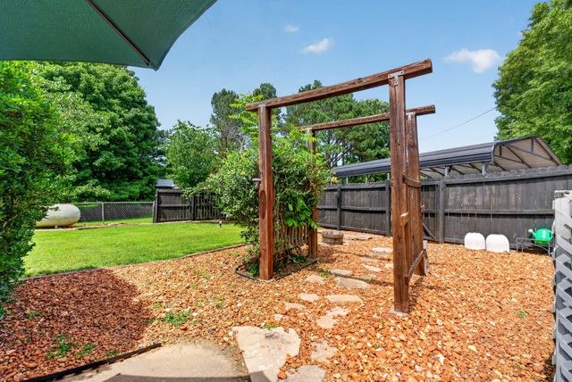 2552 Farms Cir, Woodlawn, TN 37191