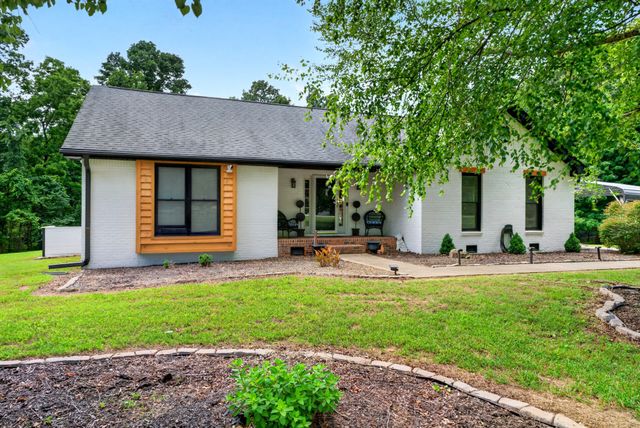 2552 Farms Cir, Woodlawn, TN 37191