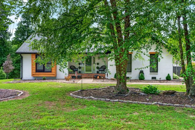 2552 Farms Cir, Woodlawn, TN 37191