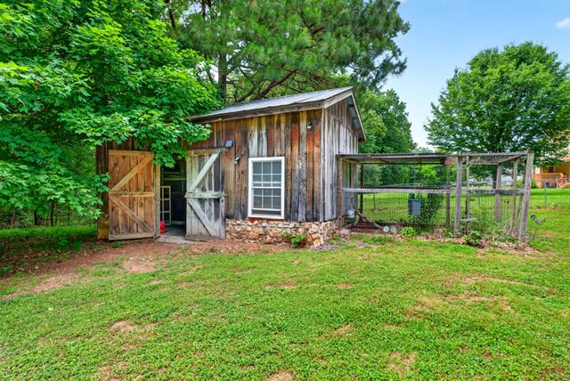 2552 Farms Cir, Woodlawn, TN 37191