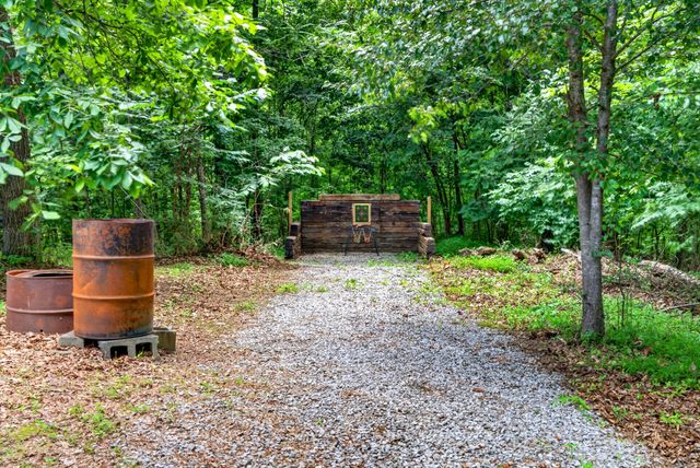 2552 Farms Cir, Woodlawn, TN 37191