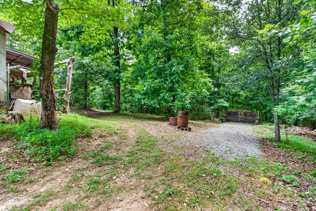 2552 Farms Cir, Woodlawn, TN 37191
