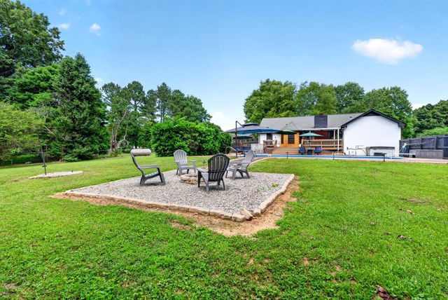 2552 Farms Cir, Woodlawn, TN 37191