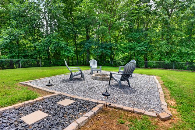 2552 Farms Cir, Woodlawn, TN 37191