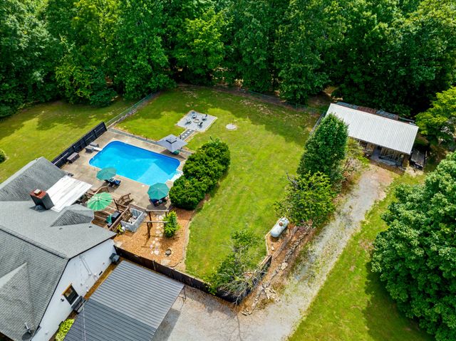 2552 Farms Cir, Woodlawn, TN 37191