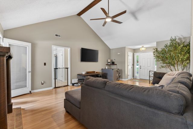 2552 Farms Cir, Woodlawn, TN 37191