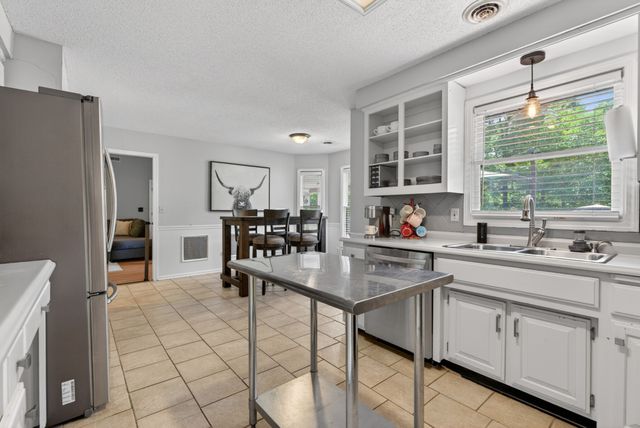 2552 Farms Cir, Woodlawn, TN 37191