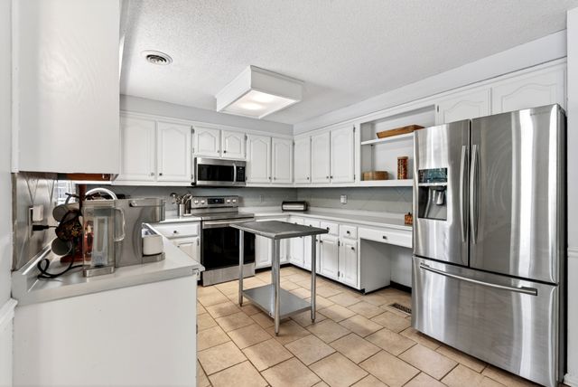 2552 Farms Cir, Woodlawn, TN 37191