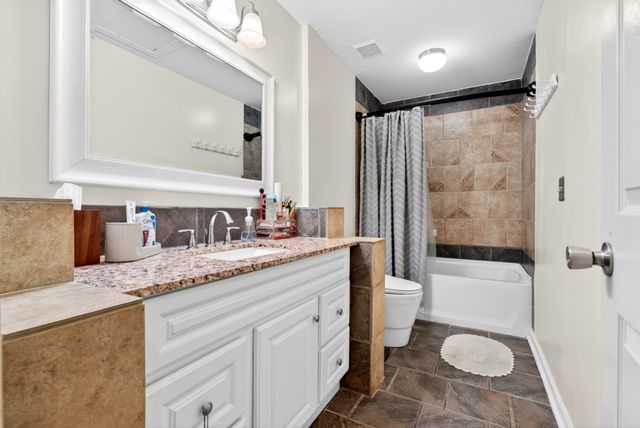 2552 Farms Cir, Woodlawn, TN 37191