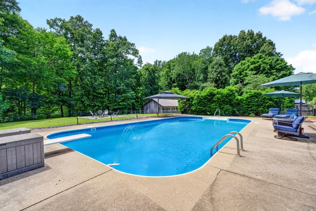 2552 Farms Cir, Woodlawn, TN 37191