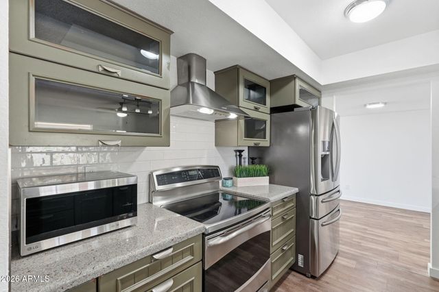 6852 S TERRACE Road, Tempe, AZ 85283
