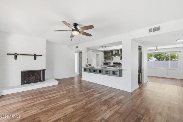 6852 S TERRACE Road, Tempe, AZ 85283
