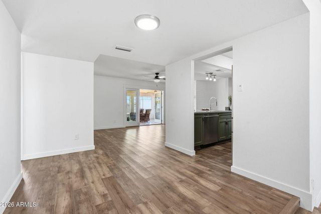 6852 S TERRACE Road, Tempe, AZ 85283