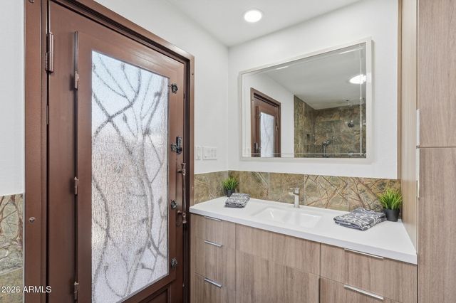 6852 S TERRACE Road, Tempe, AZ 85283