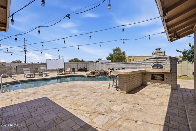 6852 S TERRACE Road, Tempe, AZ 85283
