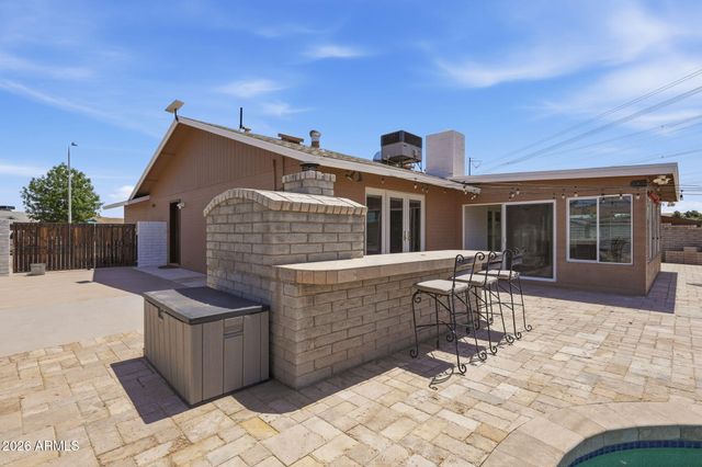 6852 S TERRACE Road, Tempe, AZ 85283