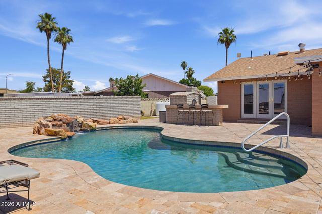 6852 S TERRACE Road, Tempe, AZ 85283