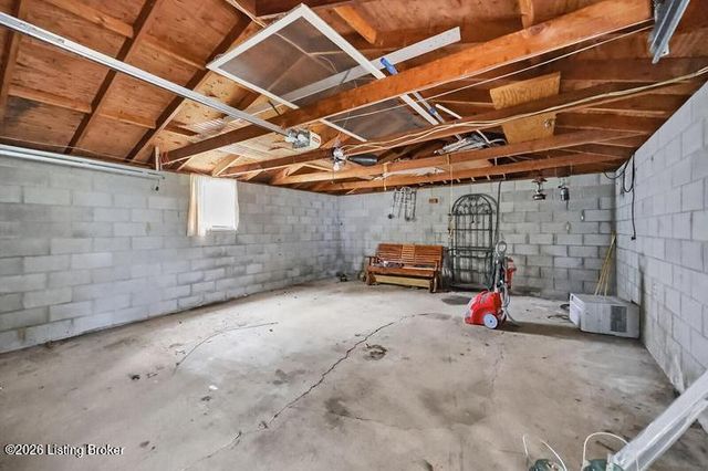 1920 Glensboro Rd, Lawrenceburg, KY 40342