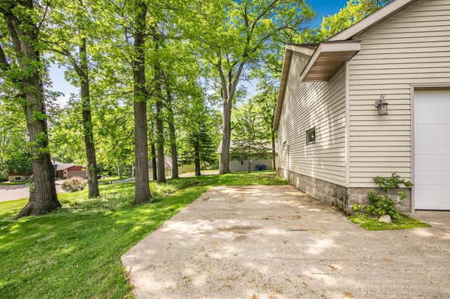 1812 Haller Way, Saint Cloud, MN 56301