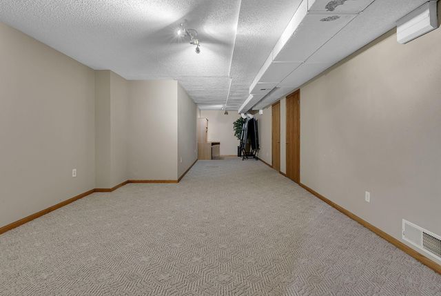 1812 Haller Way, Saint Cloud, MN 56301