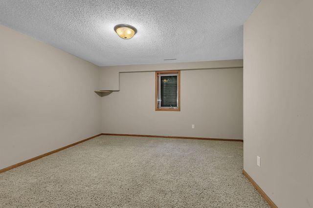 1812 Haller Way, Saint Cloud, MN 56301