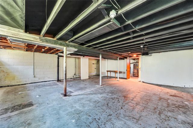 20201 Lesure Street, Detroit, MI 48235
