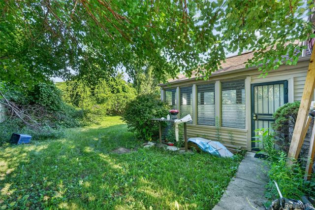 20201 Lesure Street, Detroit, MI 48235