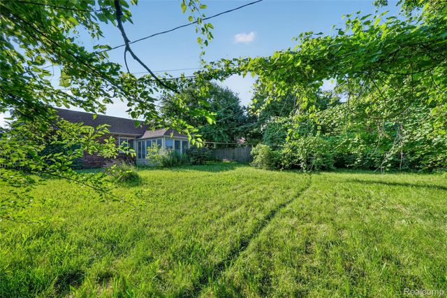 20201 Lesure Street, Detroit, MI 48235