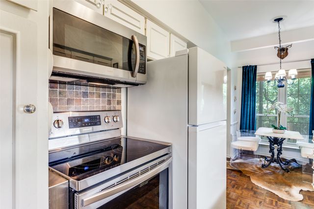 4312 Bellaire Drive S 204, Fort Worth, TX 76109