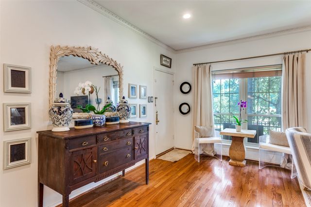 4312 Bellaire Drive S 204, Fort Worth, TX 76109