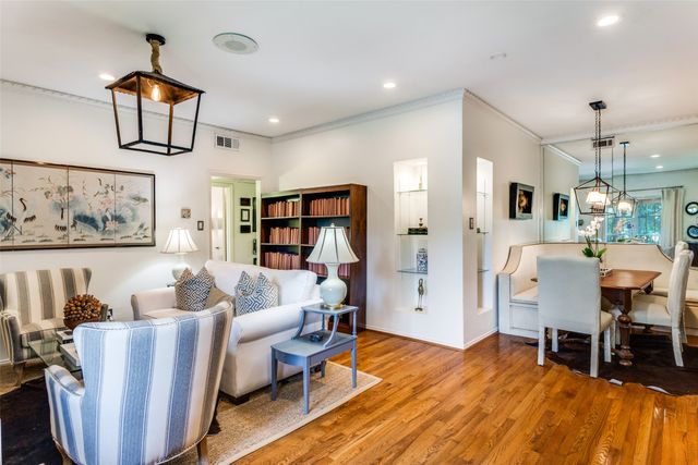 4312 Bellaire Drive S 204, Fort Worth, TX 76109