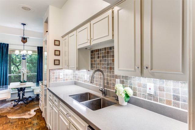 4312 Bellaire Drive S 204, Fort Worth, TX 76109