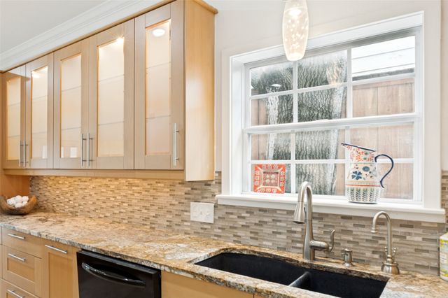 6166 Goliad Avenue, Dallas, TX 75214