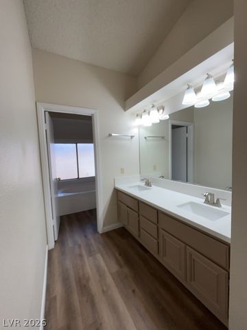 3927 Broken Oak Lane, North Las Vegas, NV 89032