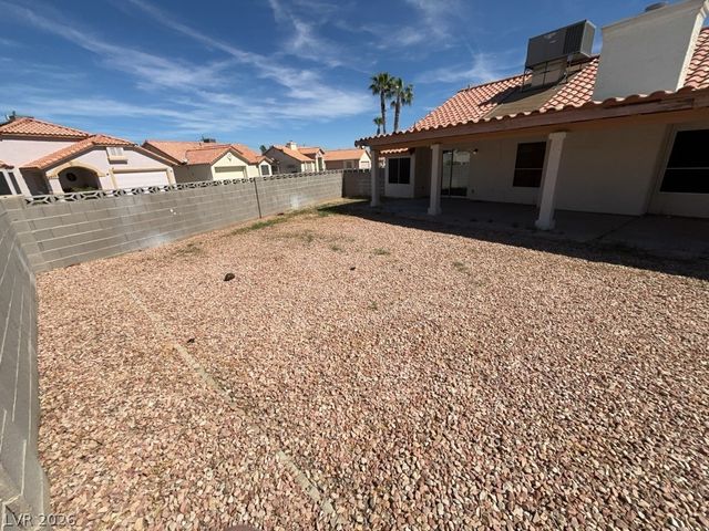 3927 Broken Oak Lane, North Las Vegas, NV 89032