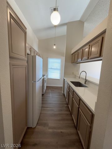 3927 Broken Oak Lane, North Las Vegas, NV 89032