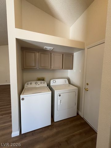 3927 Broken Oak Lane, North Las Vegas, NV 89032