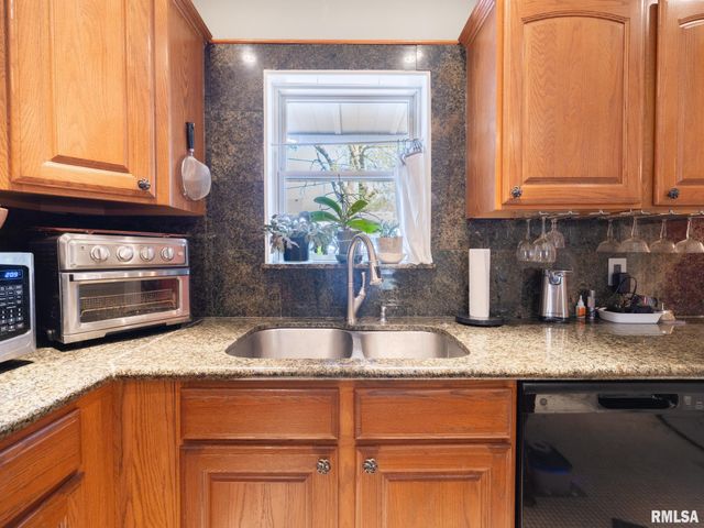 1404 N AMBER Place, Peoria, IL 61606