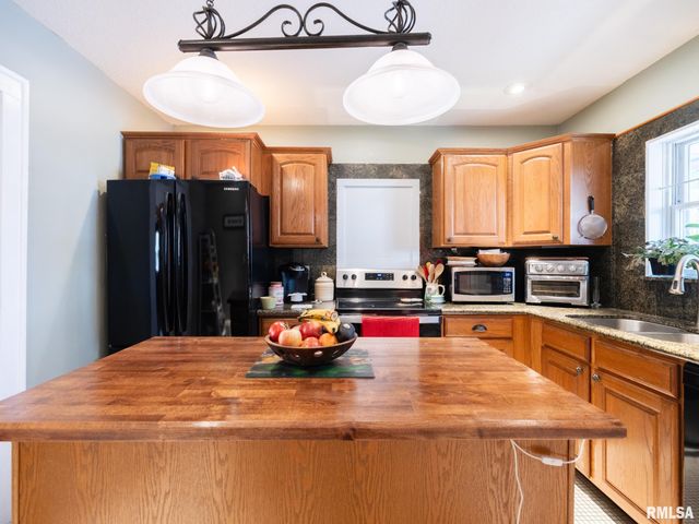 1404 N AMBER Place, Peoria, IL 61606