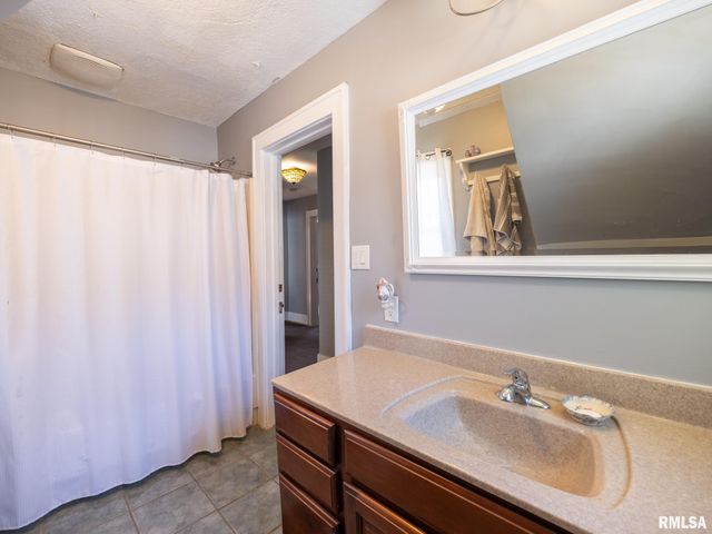 1404 N AMBER Place, Peoria, IL 61606