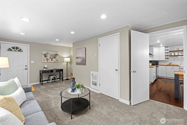 18218 Palatine Avenue N, Shoreline, WA 98133