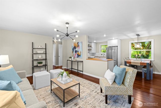 18218 Palatine Avenue N, Shoreline, WA 98133