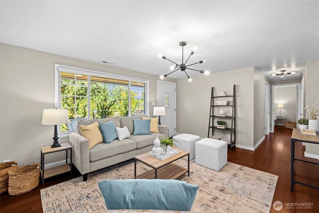 18218 Palatine Avenue N, Shoreline, WA 98133