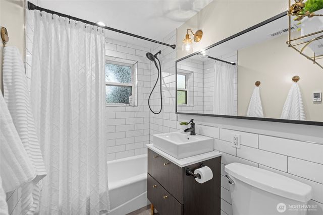18218 Palatine Avenue N, Shoreline, WA 98133